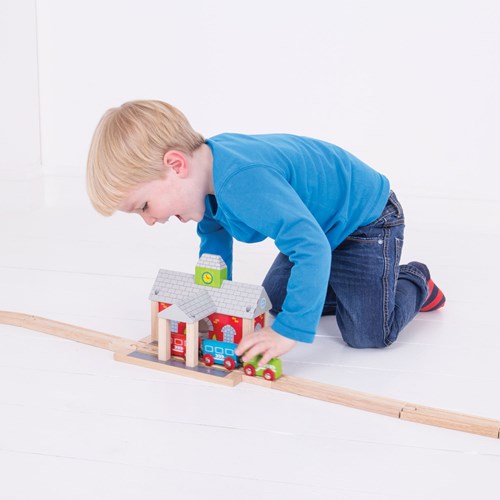 BigJigs Holzbahnhof - Spielzeug Eisenbahn Zubehör-3