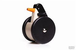 Bajo Holz Wackelfigur Pinguin nachhaltiges Spielzeug für Kleinkinder