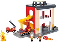 Brio Feuerwehr Spielzeug - große zentrale Feuerwache 33833-3