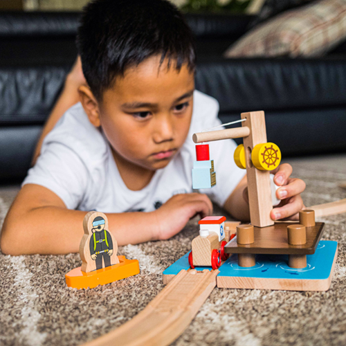 BigJigs Holz Eisenbahn Zubehör Kran-Dock, Dinghy und Taucher Spielzeug-3