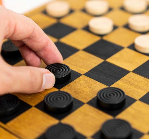 Asmodee Holz Dame klassisch - strategisches Brettspiel für Kinder-3