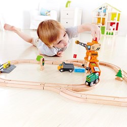 Hape Eisenbahn Kran - großer Holzkrahn Spielzeug für Kinder