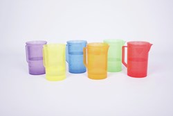 TickiT bunte Messbecher Set - durchsichtiges Spielzeug - 6 Stück